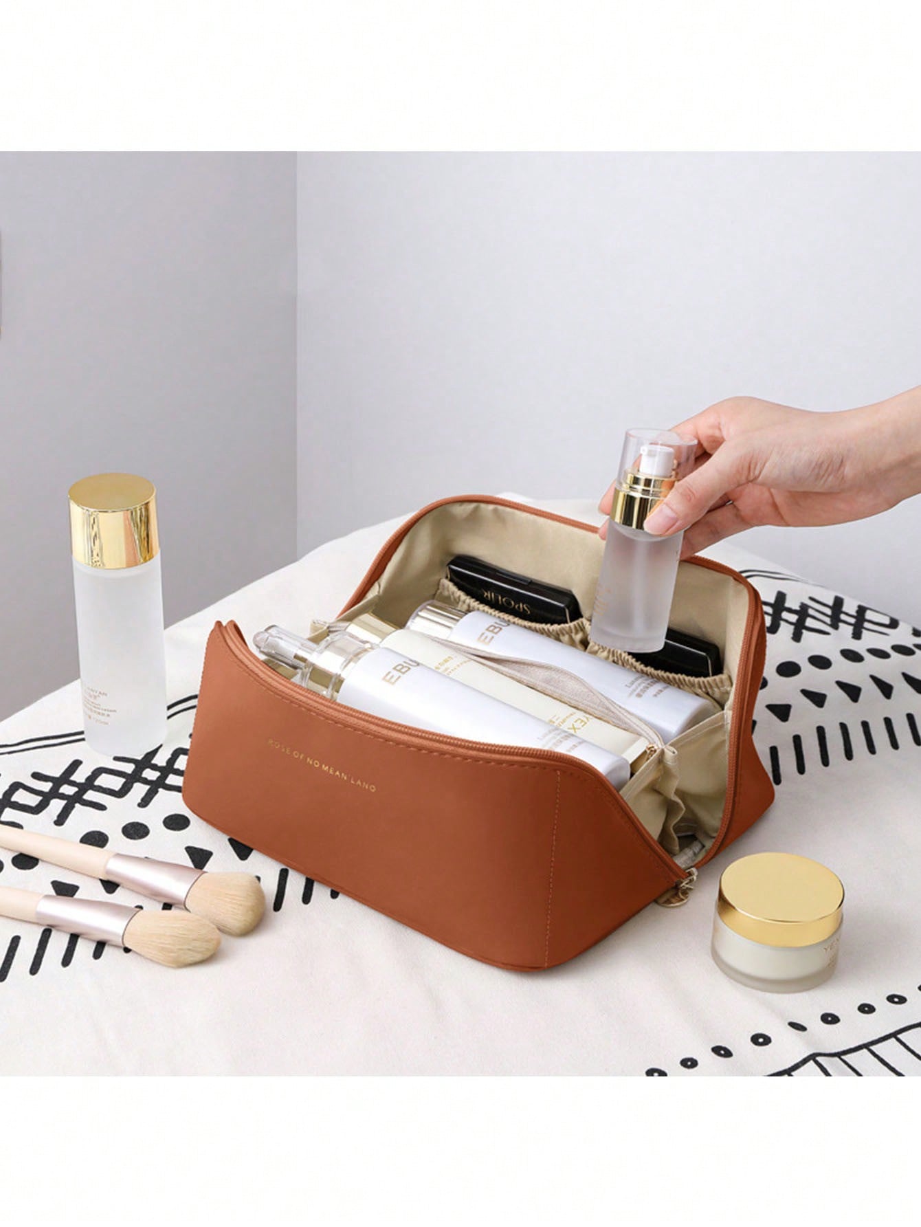 Lekki luksusowy, wysokiej klas – Luxury High End Skincare recenzja i cena