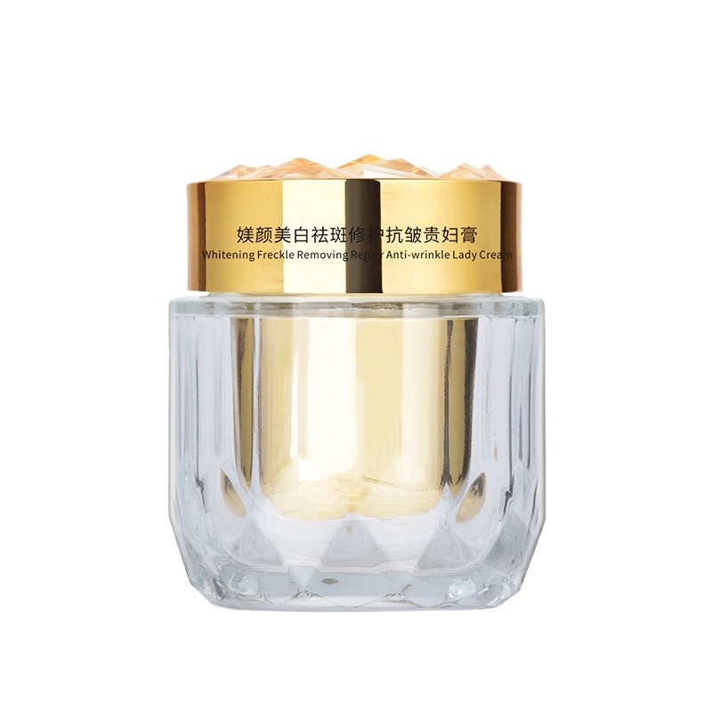 Luksusowy krem z perłami, nawi – Luxury Skincare Daily recenzja i cena